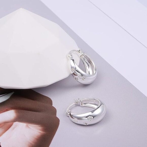 New Sterling Silver Plated Cubic Zirconia Hinged Hoop Earrings Hoop Earrings - Picture 1 of 5